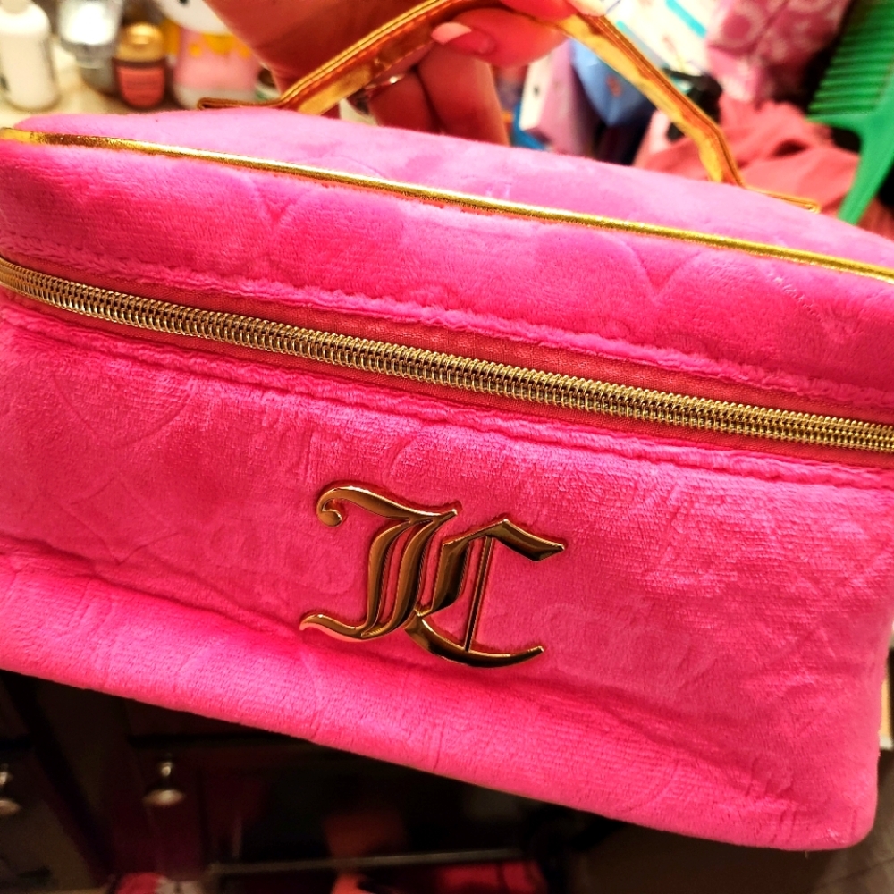 juicy Contour makeup travel bag. brand new no tags
